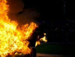 Setelah 14 Jam Dirawat, Pria yang Bakar Diri di Jatijajar Depok Meninggal