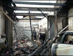 Diduga Korsleting Listrik, Satu Rumah dan Mobil di Depok Hangus Terbakar