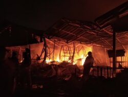 Ratusan Kios di Relokasi Pasar Johar MAJT Terbakar