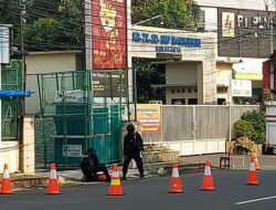 Sebuah Benda Dibungkus Kain Ditemukan Dekat Kantor Wali Kota Solo, Dicurigai Bom