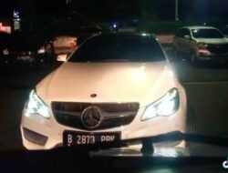 Polisi Akan Panggil Sopir Mercy Viral Hadang Ambulans