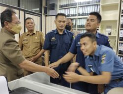 Halal Bihalal, Ketua DPRD Lampung Mingrum Gumay Tak Segan Kunjungi Ruangan Staff nya