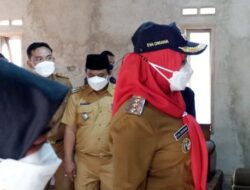 Walikota Bandar Lampung Eva Dwiana Meninjau Langsung Program Bedah Rumah 2021