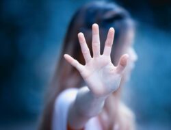 Kompolnas Angkat Bicara Akibat Kasus Pria Cium Anak di Gresik Sempat Disebut Bukan Pelecehan Seksual