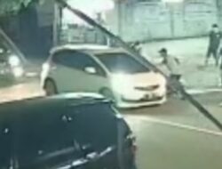 Bocah 7 Tahun Tewas Ditabrak Mobil Saat Naik Motor dengan Ayahnya