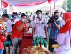 Bunda Eva Membuka Langsung Kegiatan Pasar Murah Yang Digelar Oleh Pemerintah Kota Bandar Lampung