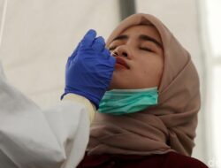 Melonjak Naik Kembali, Positif Covid-19 Nyaris Tembus 2.000 Kasus