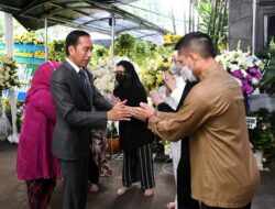 Tiba di Jakarta, Jokowi dan Iriana Takziah ke Kediaman Menteri Tjahjo Kumolo