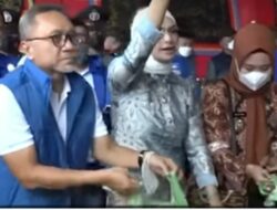 Mendag Zulhas Bagi Minyak Goreng Saat Kampanye Anaknya, Komisi VI DPR : Bisa Dianggap Money Politic