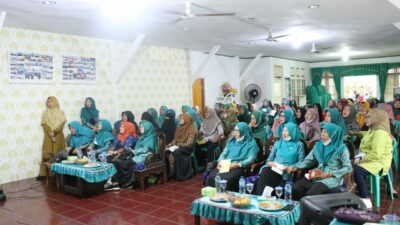 Ketua I TP PKK Pesbar Yulnawati Zulqoini Buka Acara Pelatihan Pemanfaat TIK untuk Marketing