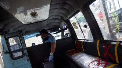 Mulai Pekan Ini Pemprov DKI Akan Pisahkan Penumpang Pria dan Wanita di Angkot
