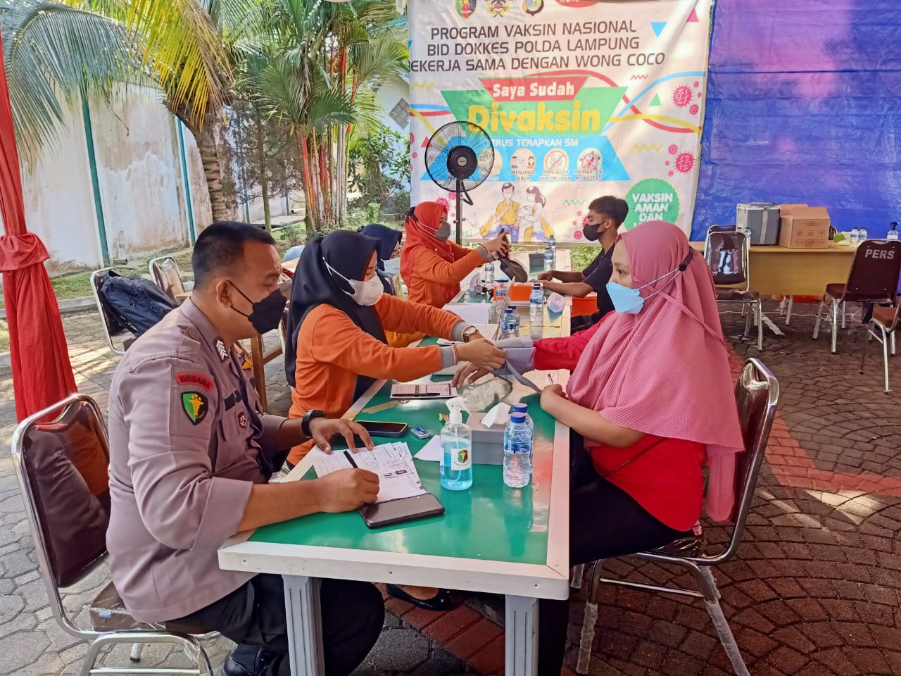 Sambut hari jadi Polwan ke-74, Polda Lampung gelar Vaksinasi dan Pelayanan SIM pada Masyarakat (Sumber: Humas Polda Lampung)