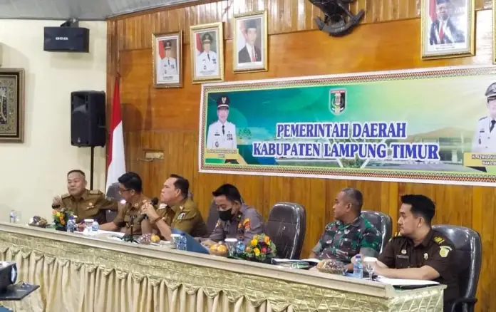 Wabup Lamtim Azwar Hadi Pimpin Rapat Persiapan Pelaksanaan HUT RI Ke-77 Kabupaten Lampung Timur