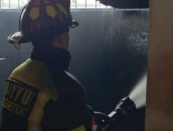Sebuah Gudang Penyimpanan Elektronik di Bandar Lampung Hangus Terbakar