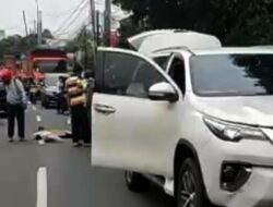 Mobil Fortuner Tabrak  Kakak Beradik Pemulung di Pondok Gede Hingga Tewas