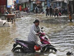 33 RT di Jakarta Terendam Banjir Akibat Kali Ciliwung Meluap