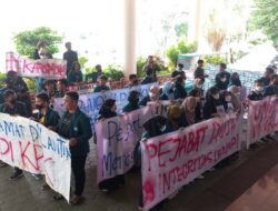 Puluhan Mahasiswa Tuntut Pilrek Unila Untuk Tidak Ditunggangi Ormas dan Politik