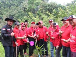 Mingrum Gumay Hadiri Gerakan Penghijauan Dan Bersih-Bersih DAS