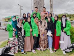 Keluarga STIT AL Multazam Berbagi 1000 Takjil Di Tugu Tuhuk Pasar Krui Pesisir Barat Lampung