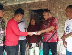 Tekan RTLH, Bupati Nanang Kembali Serahkan Bantuan Bedah Rumah di Desa Munjuk dan Desa Canggu
