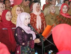Bunda GENRE Hj. Winarni Lantik Duta GENRE Kecamatan Katibung