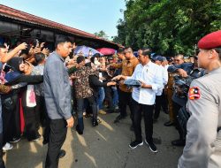 Antusiasme Warga Lampung Utara Sambut Kunjungan Presiden Jokowi ke Pasar Sentral Kotabumi