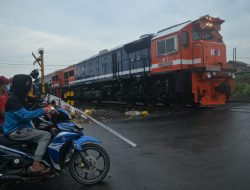 Seorang Pria di Bandar Lampung Tabrakan Diri ke Kereta Api, Tangan Kanan Putus