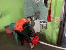 Pemkot Bandar Lampung Bantu Warga Bersihkan Lumpur Sisa Banjir